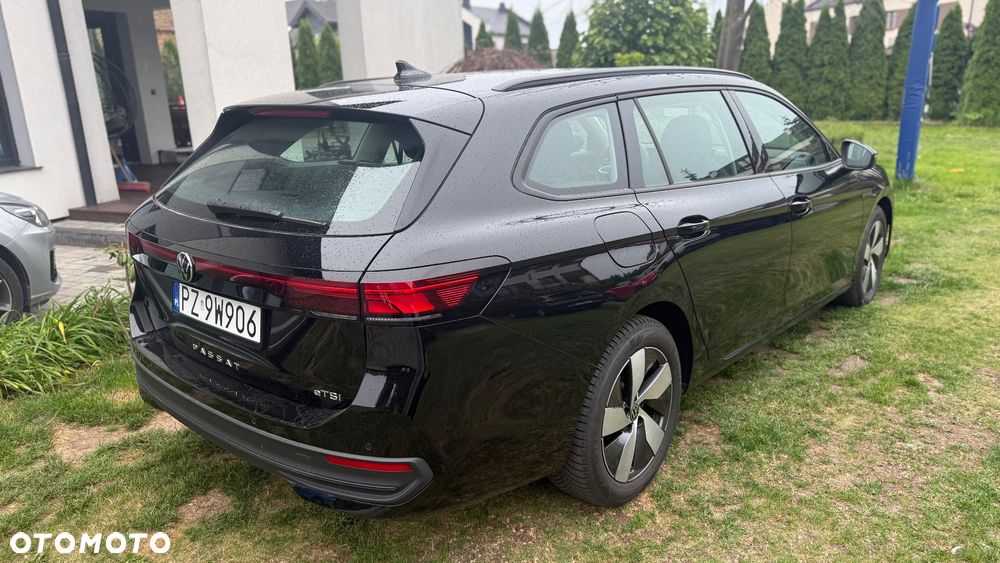Volkswagen Passat - 4