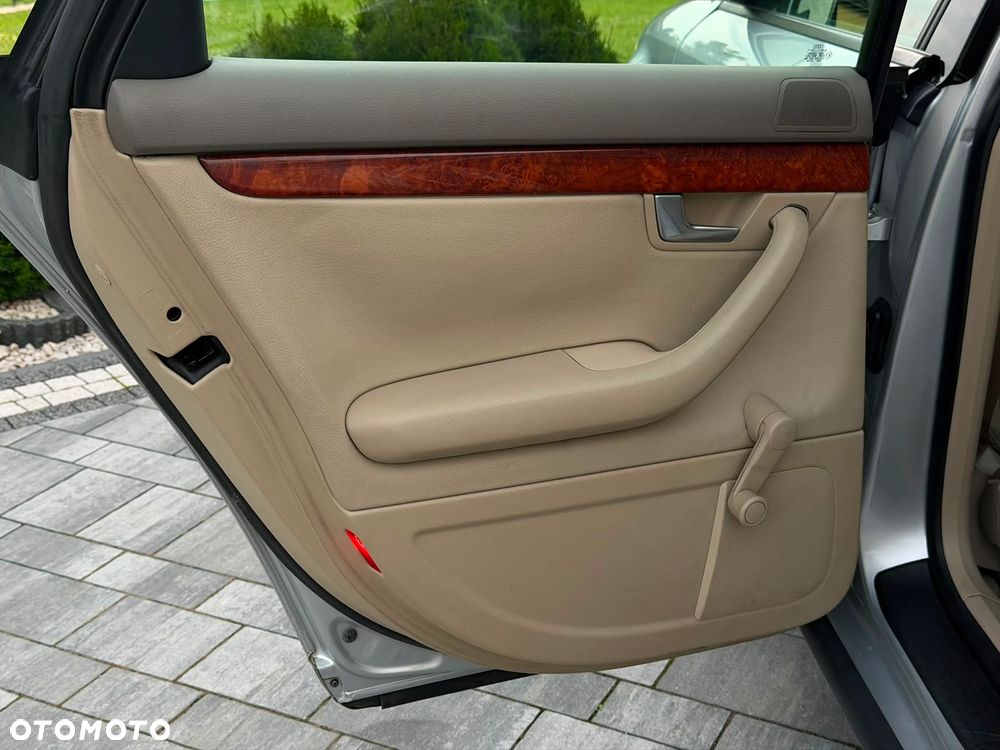 Audi A4 Limousine - 26