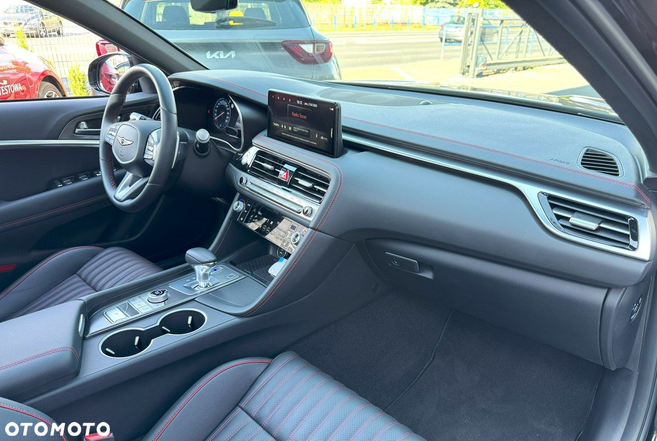 Genesis G70 - 18