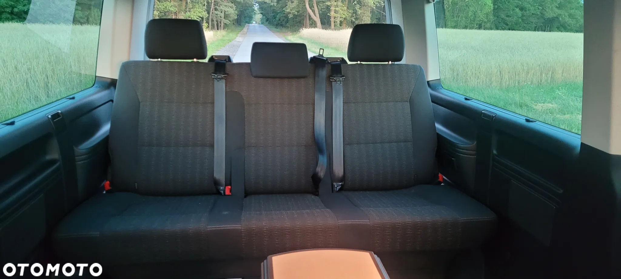 Volkswagen Multivan - 10