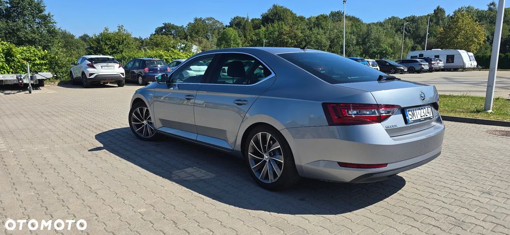 Skoda Superb 2.0 TDI L&K DSG - 9