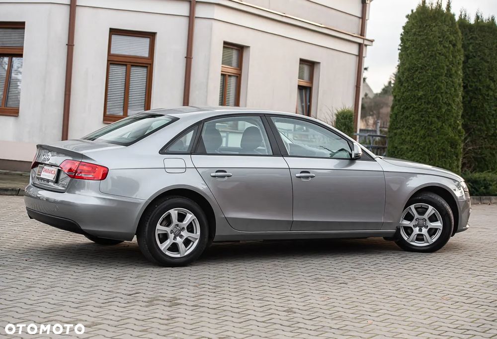 Audi A4 Limousine - 14