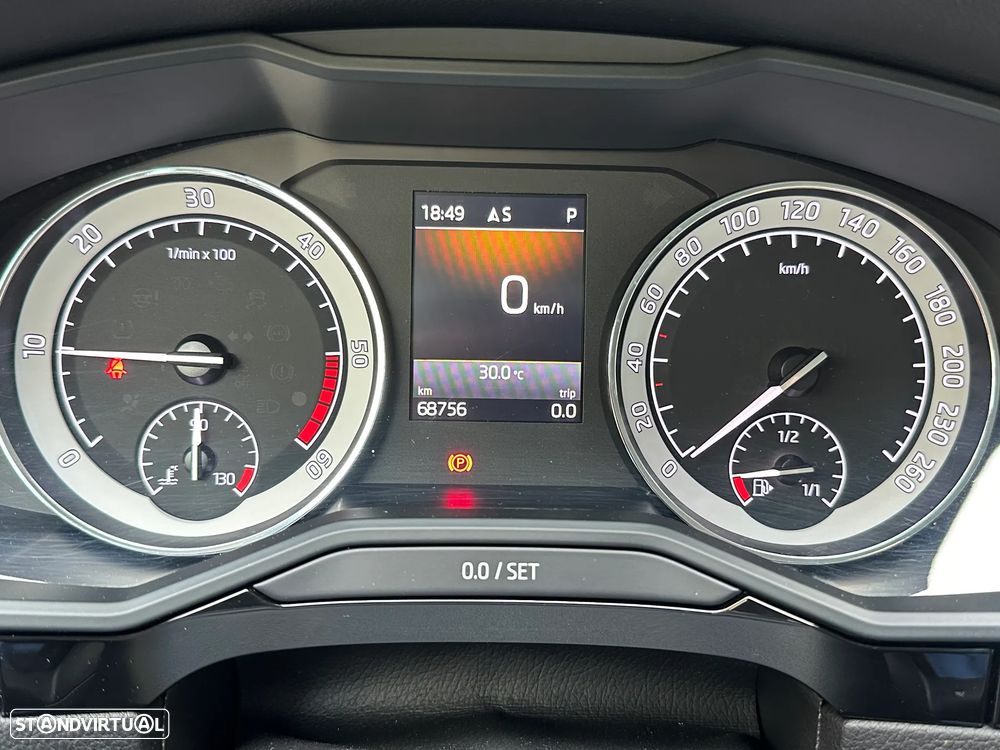 Skoda Superb Break 2.0 TDI Laurin&Klement DSG - 20