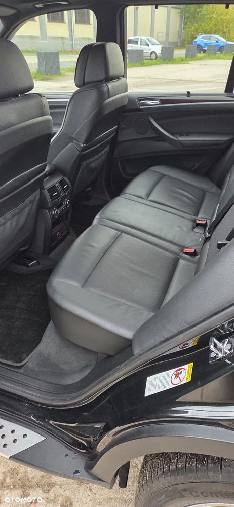 BMW X5 4.8i - 8