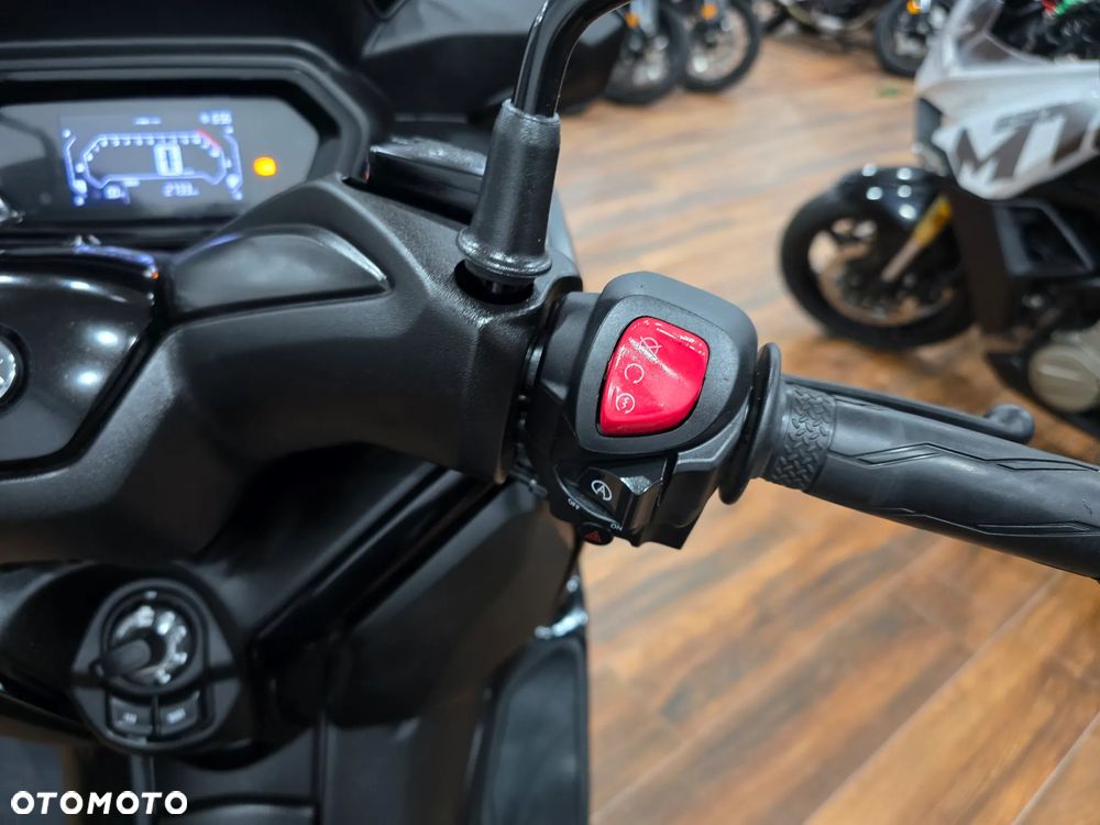 Yamaha X-max - 21