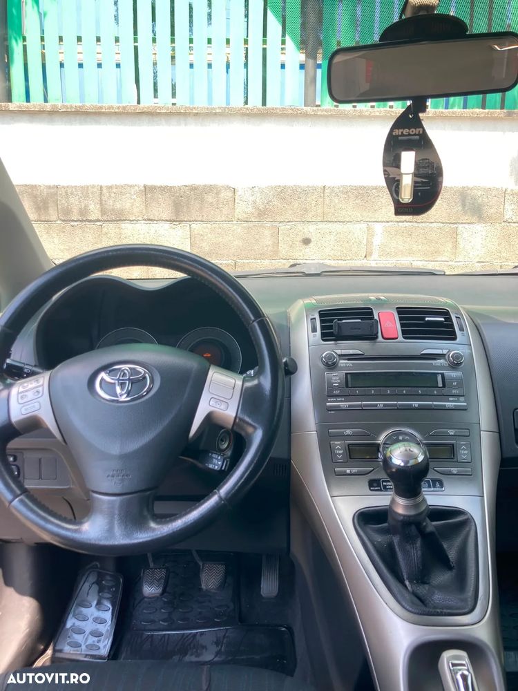 Toyota Auris - 13