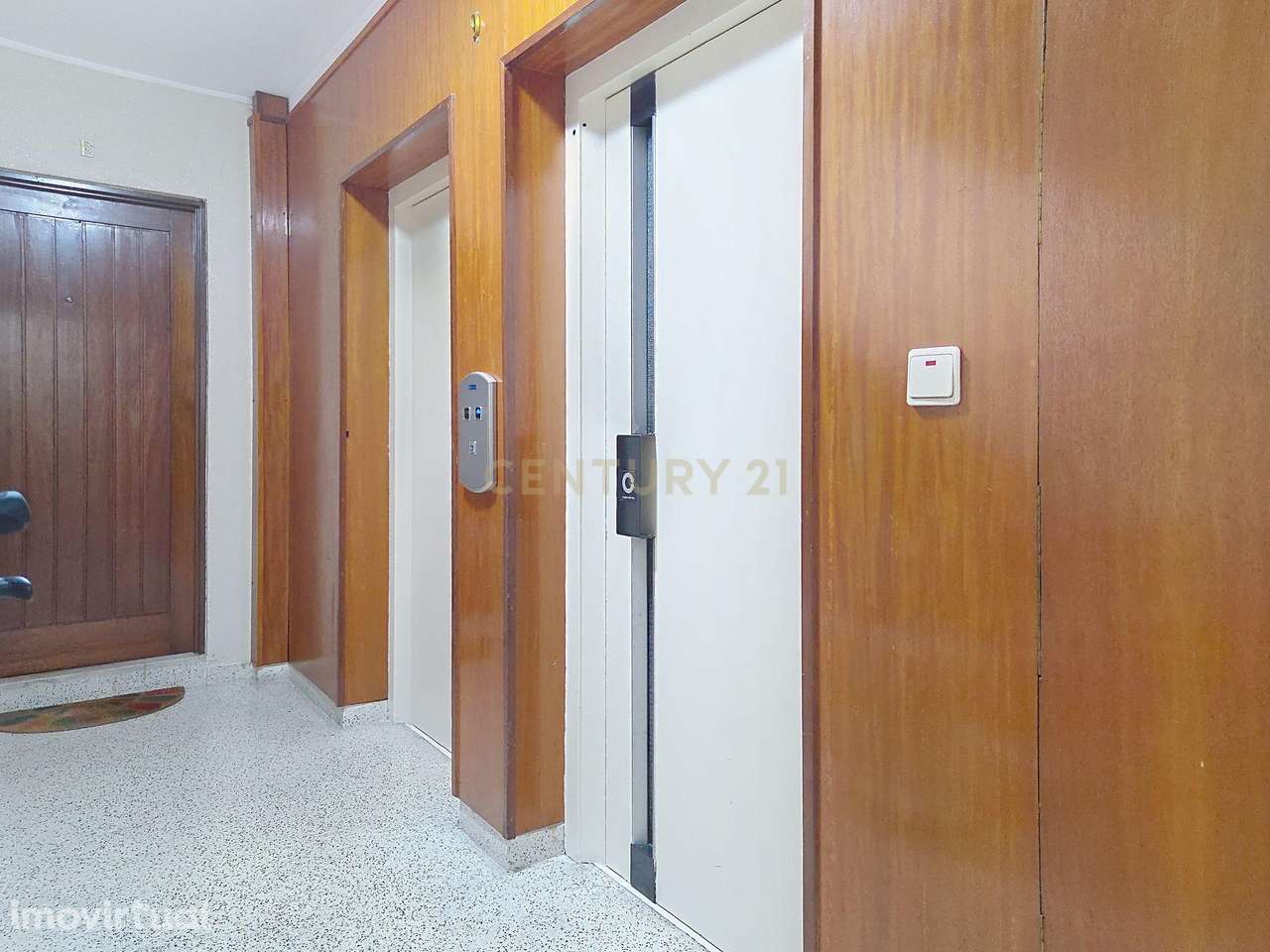 Moderno T2 em Matosinhos com Excelente Localização - Grande imagem: 2/22