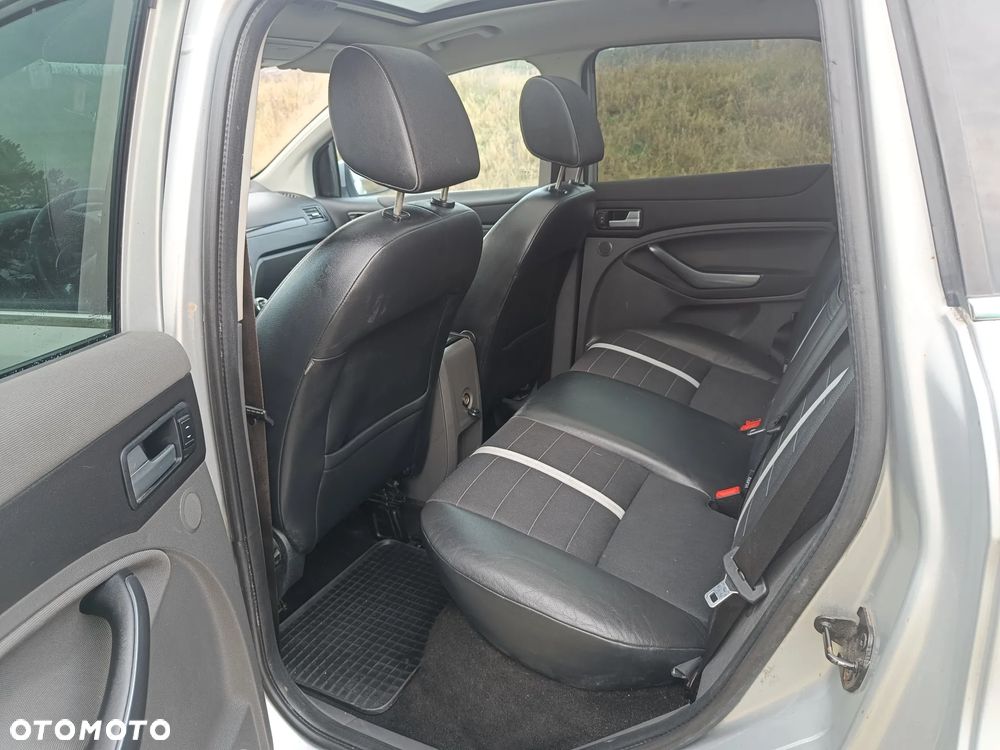 Ford Kuga 2.0 TDCi 4x4 Titanium - 9