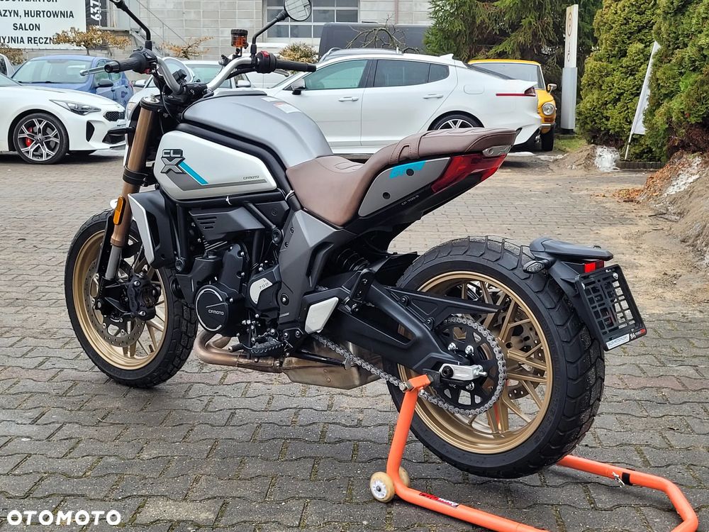 CFMoto 700CL-X Heritage - 12