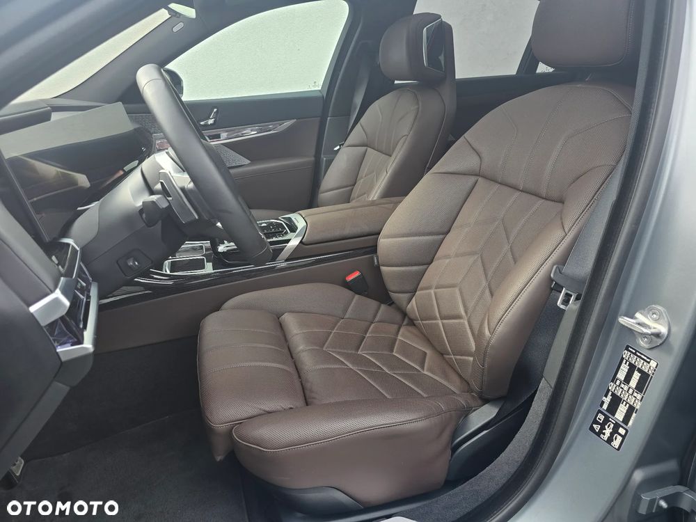BMW Seria 7 740d xDrive mHEV M Sport sport - 7