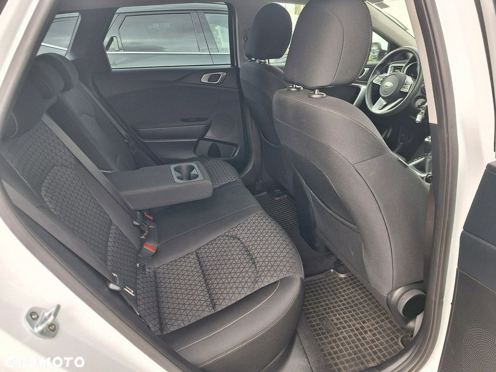 Kia Ceed 1.4 T-GDI M - 27