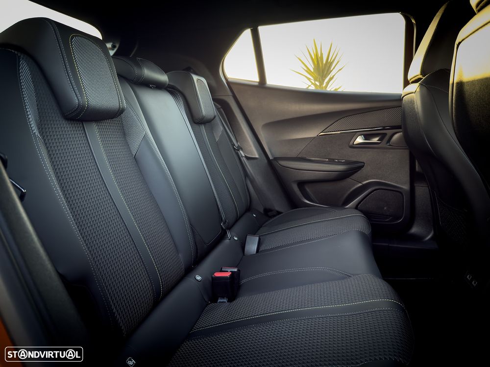 Peugeot e-2008 GT - 6