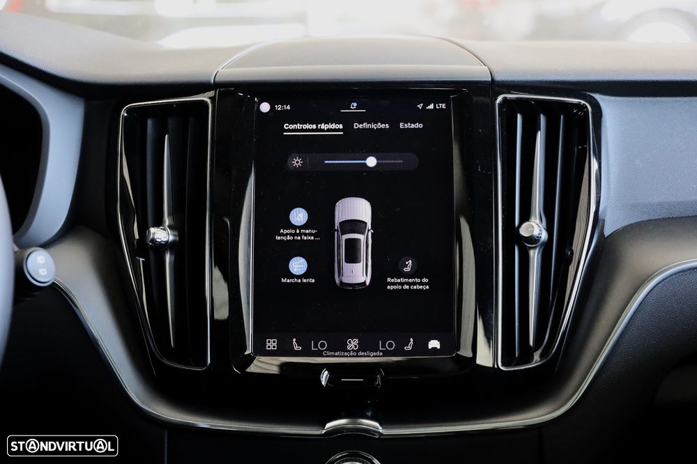 Volvo XC 60 2.0 T6 PHEV Core AWD - 32