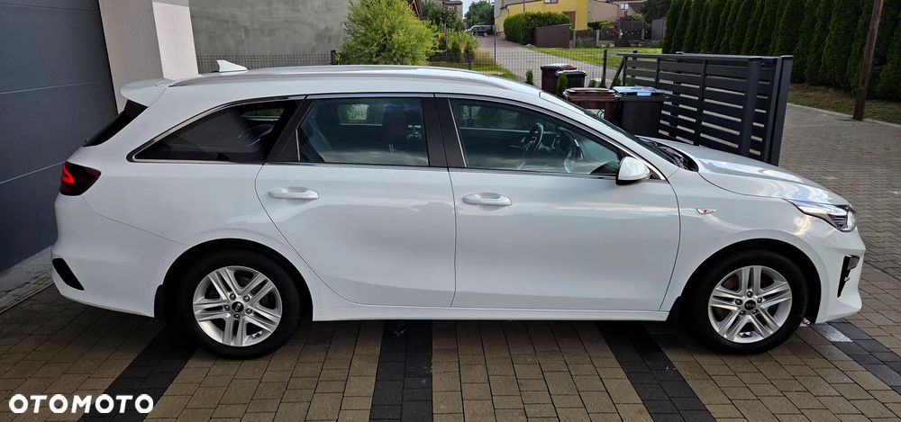 Kia Ceed 1.6 CRDi mHEV M - 4