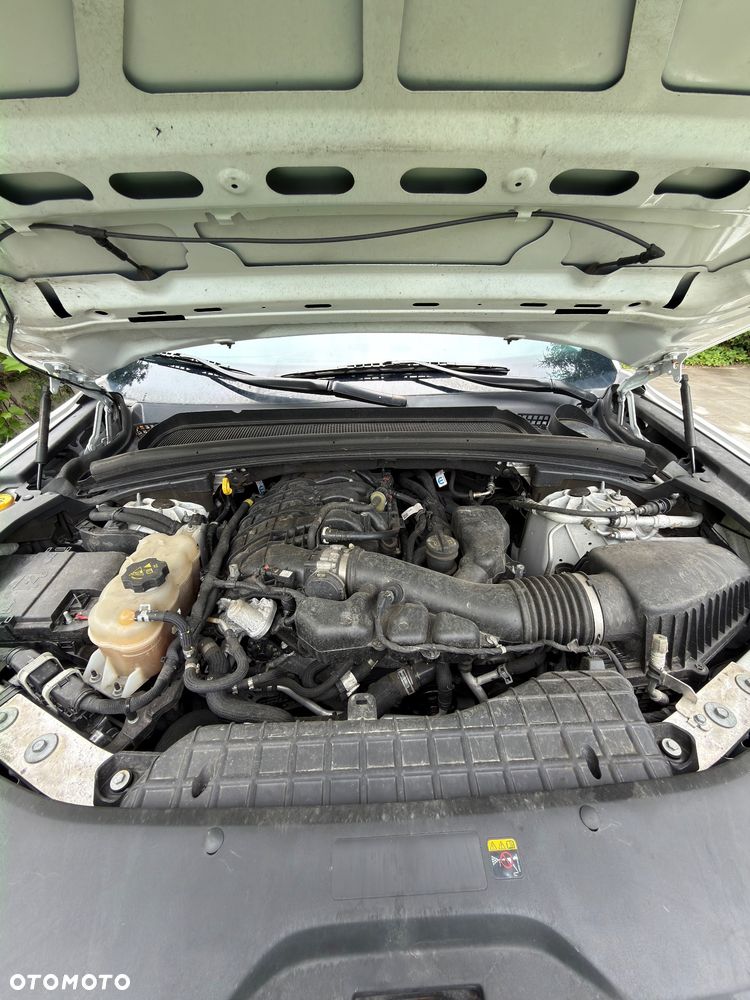 Jeep Grand Cherokee - 24