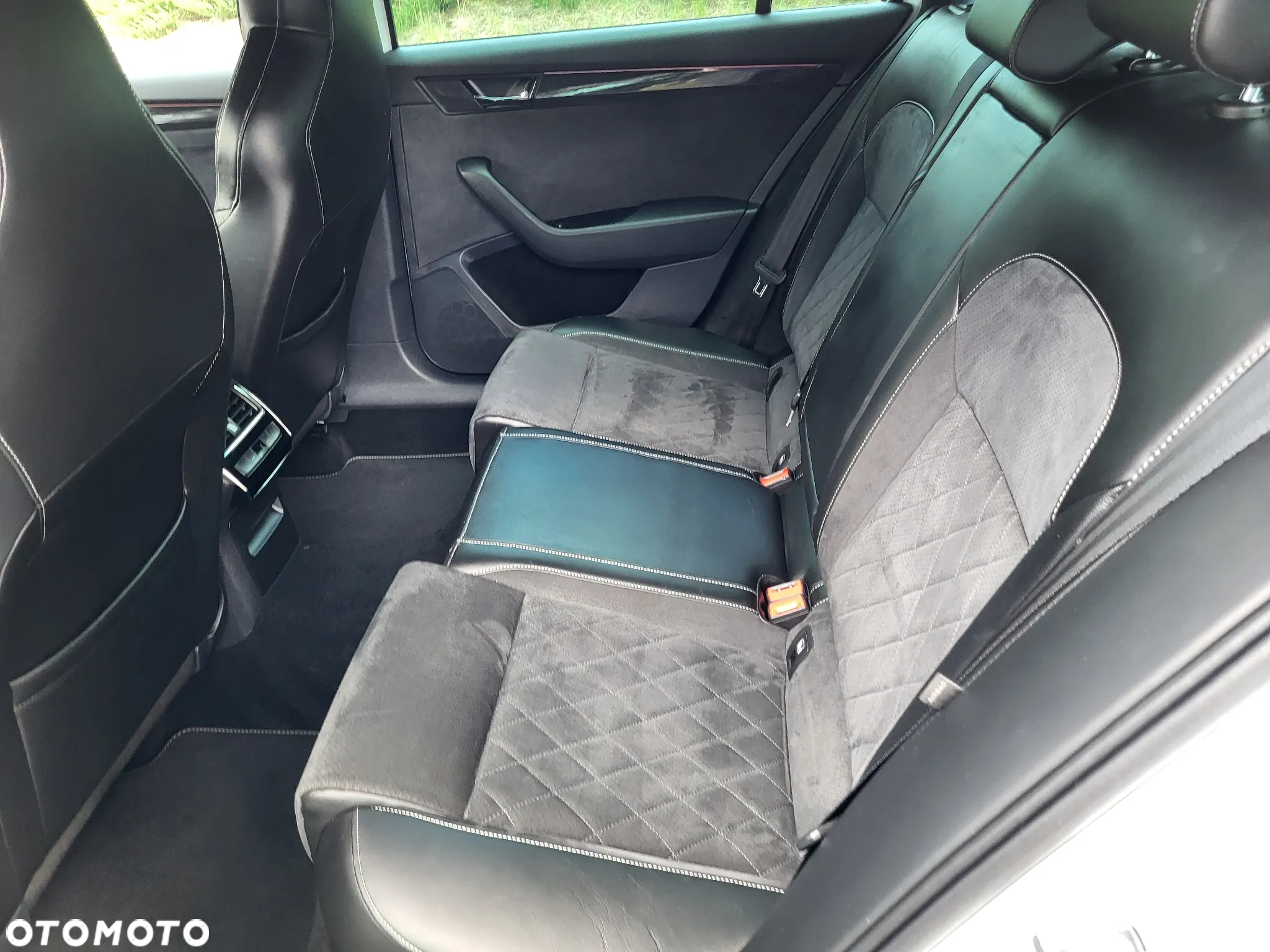 Skoda Superb 2.0 TSI 4x4 DSG Sportline - 17