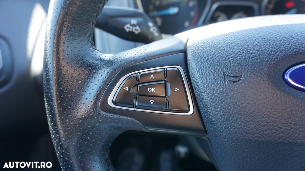 Ford Focus 1.0 EcoBoost Start-Stopp-System ST-LINE DESIGN - 22