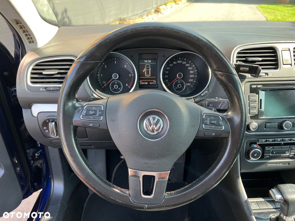 Volkswagen Golf 2.0 TDI DPF BlueMotion Technology DSG Comfortline - 30