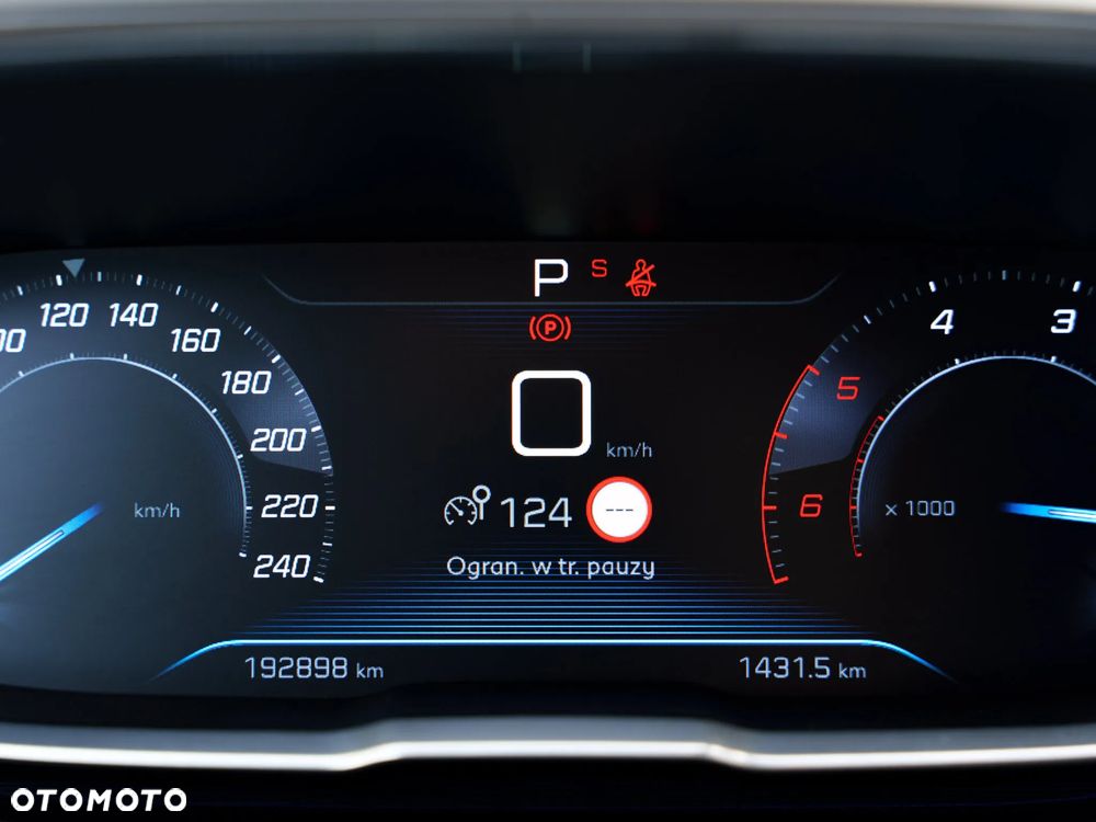 Peugeot 5008 1.6 BlueHDI Allure S&S EAT6 - 32