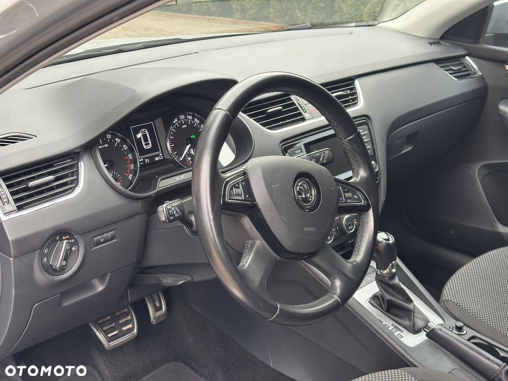 Skoda Octavia 1.6 TDI Elegance DSG - 25