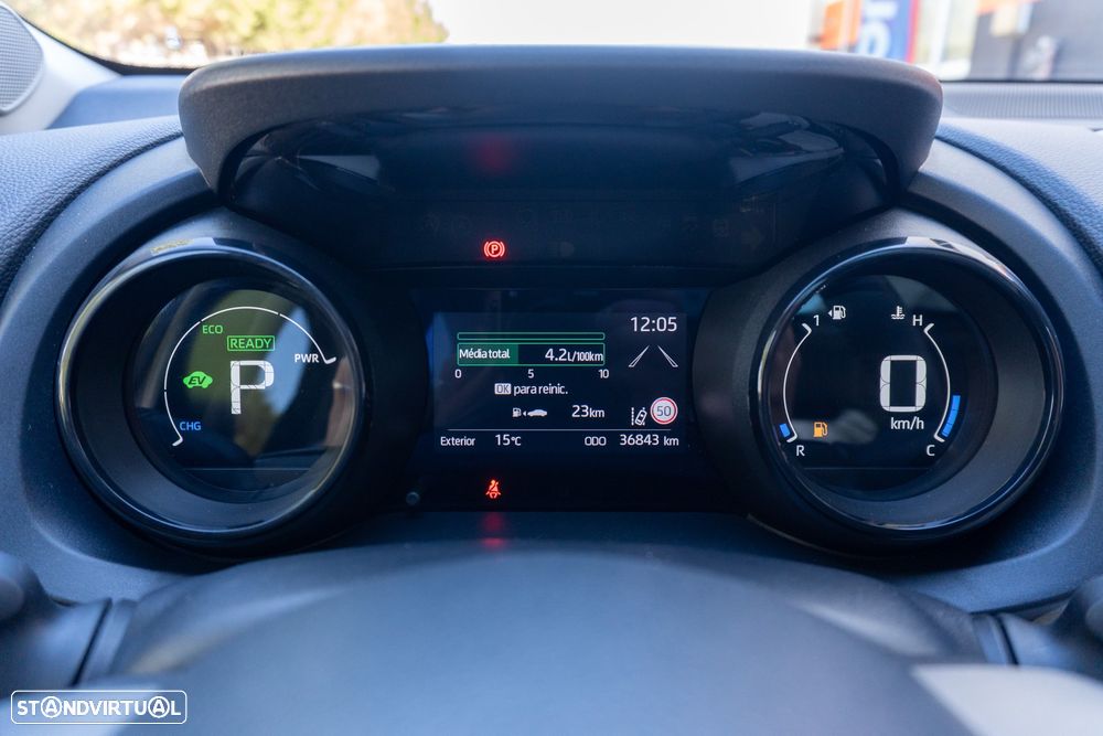 Toyota Yaris 1.5 HDF Luxury - 23