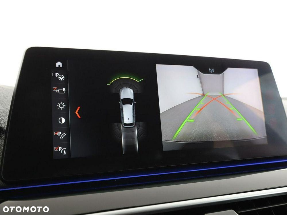 BMW Seria 5 520d - 27