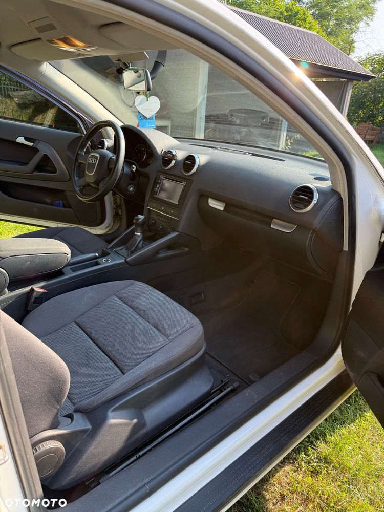 Audi A3 3-drzwiowe 1.6 Ambition - 8