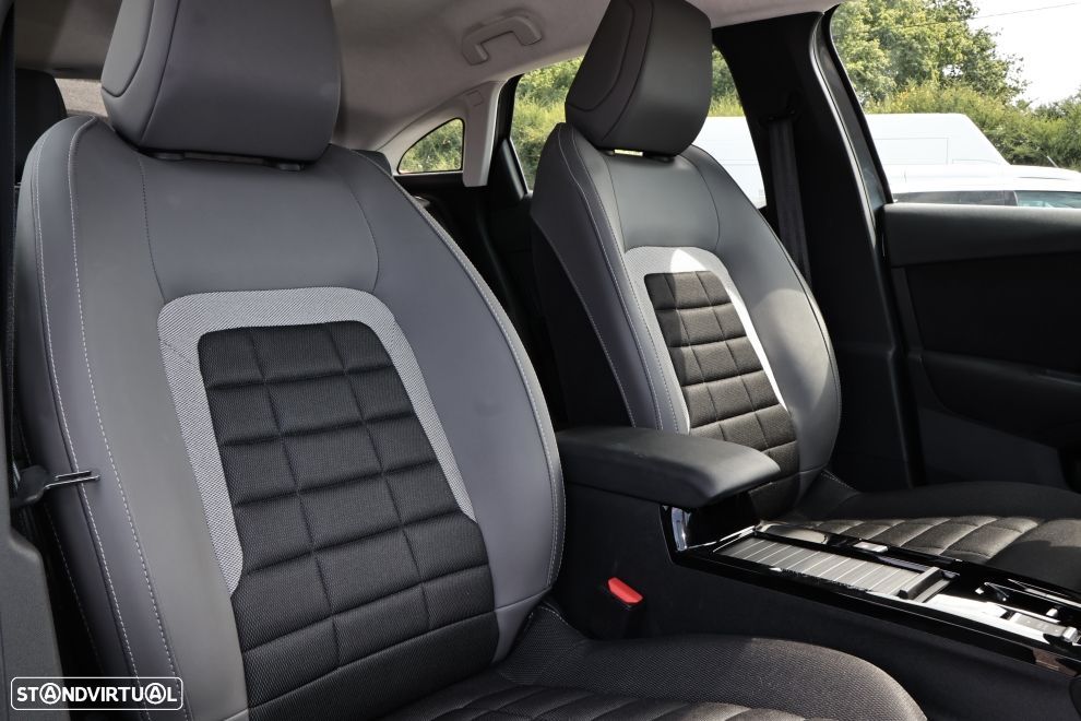 Citroën C4 1.2 PureTech Plus EAT8 - 12