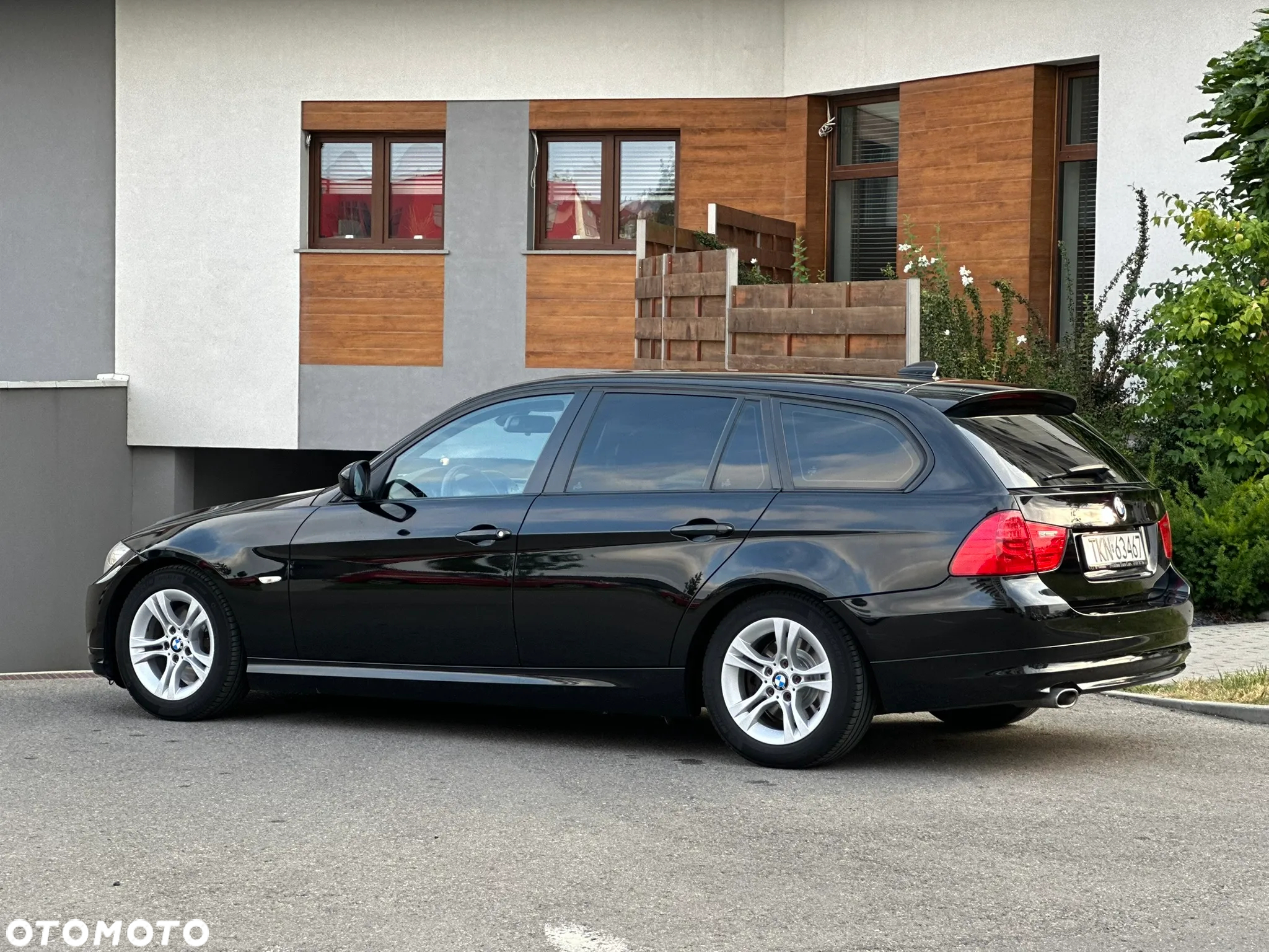BMW Seria 3 320d DPF Touring - 10