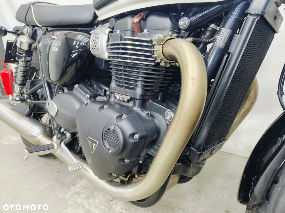 Triumph Bonneville - 7