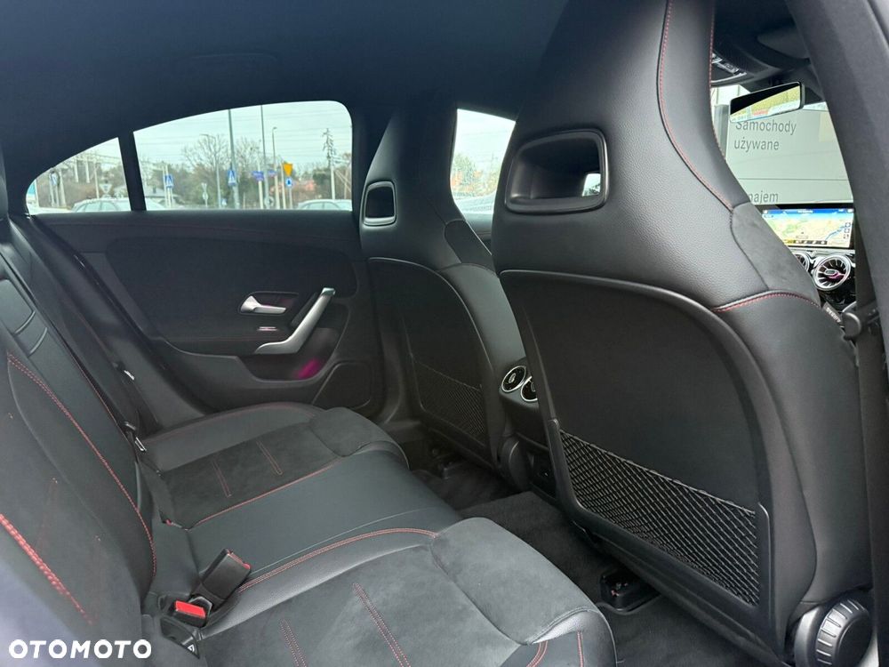 Mercedes-Benz CLA 200 4-Matic AMG Line 8G-DCT - 13