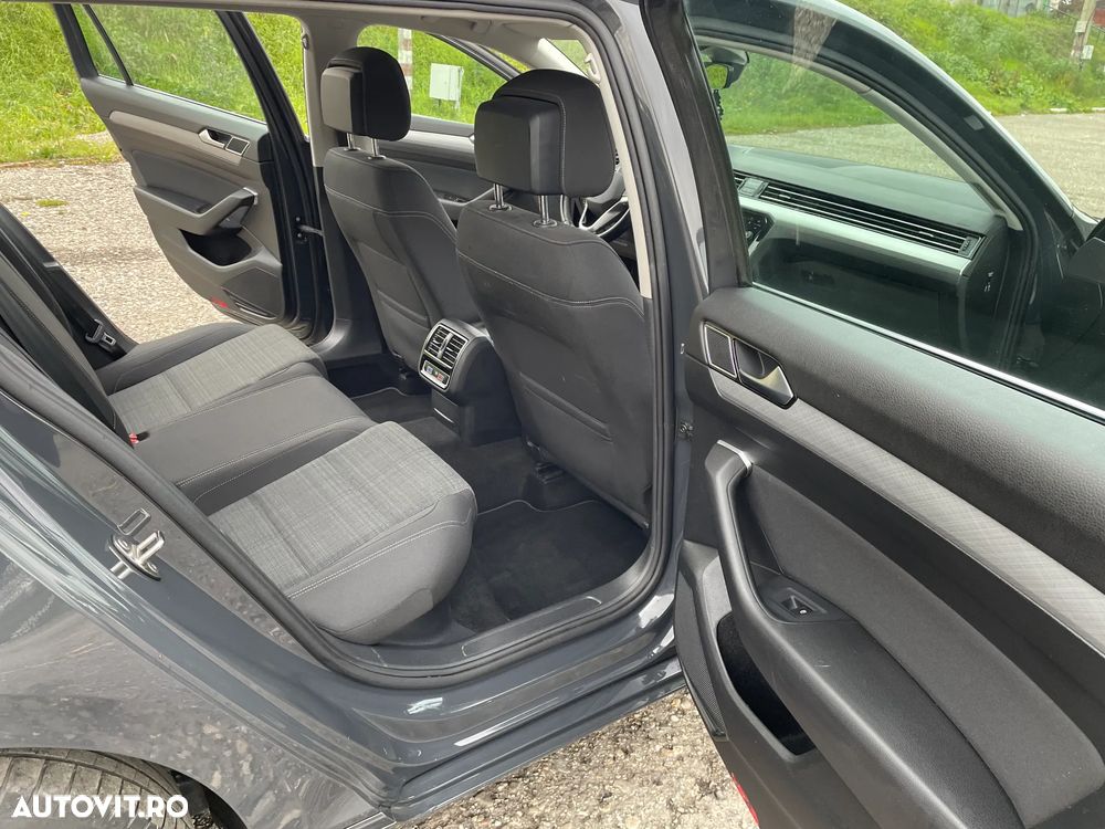 Volkswagen Passat - 19