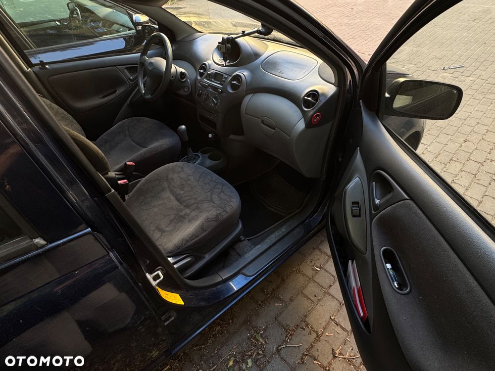 Toyota Yaris - 8