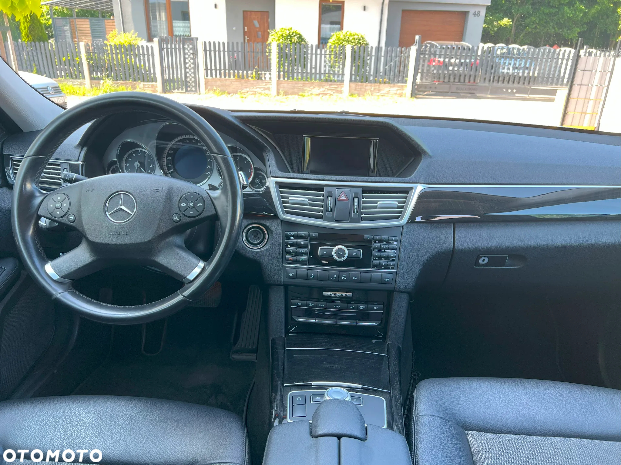 Mercedes-Benz Klasa E 220 CDI BlueEff Avantgarde - 10
