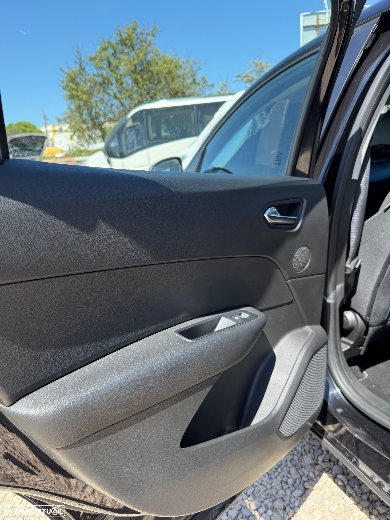 Renault Arkana 1.6 E-Tech Intens - 15