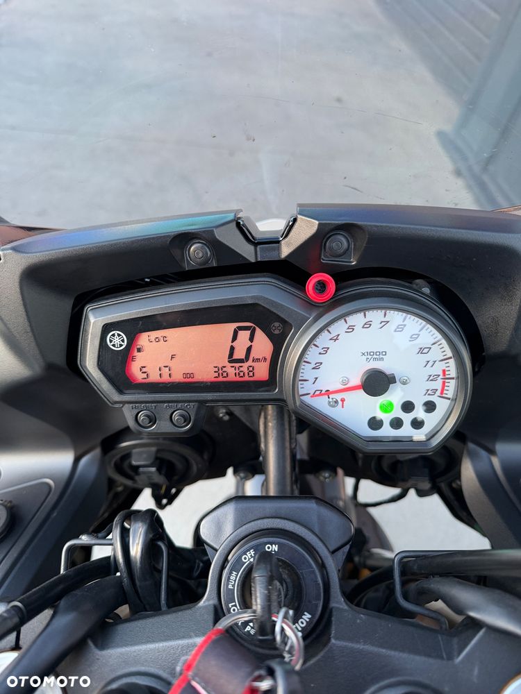 Yamaha FZ8 - 10