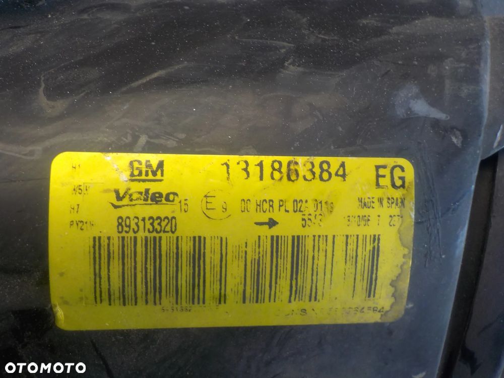 OPEL CORSA D LAMPA PRAWY PRZÓD UK - 5