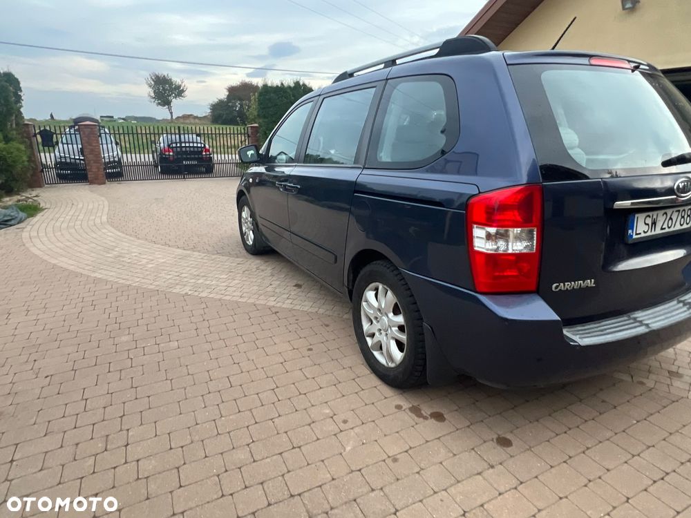 Kia Carnival - 19