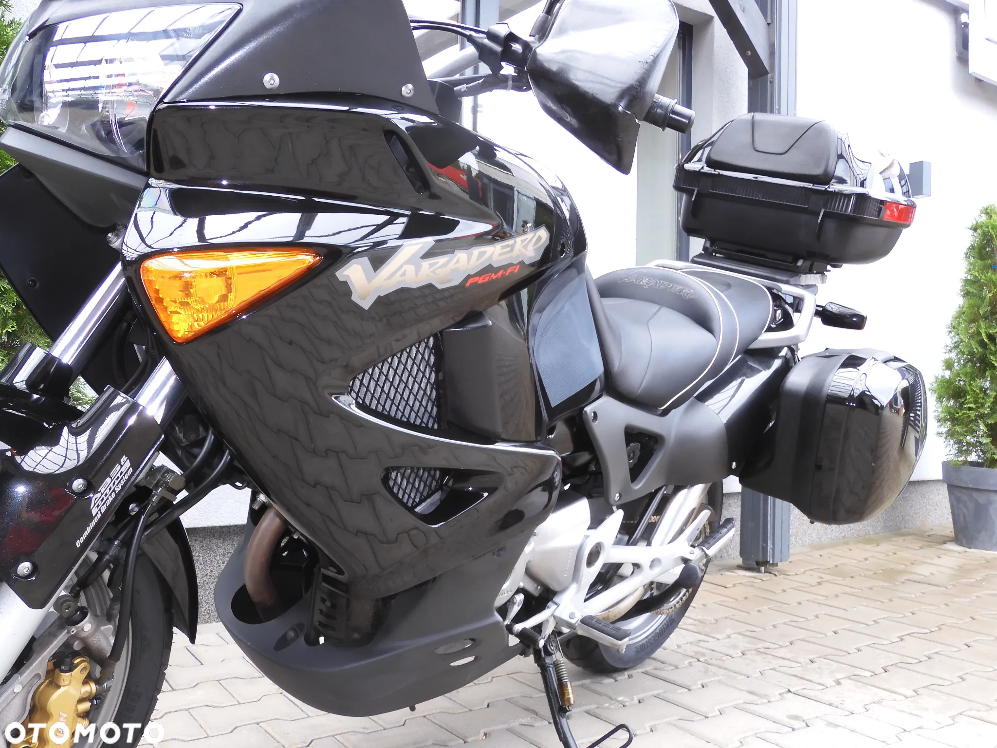Honda XL - 23