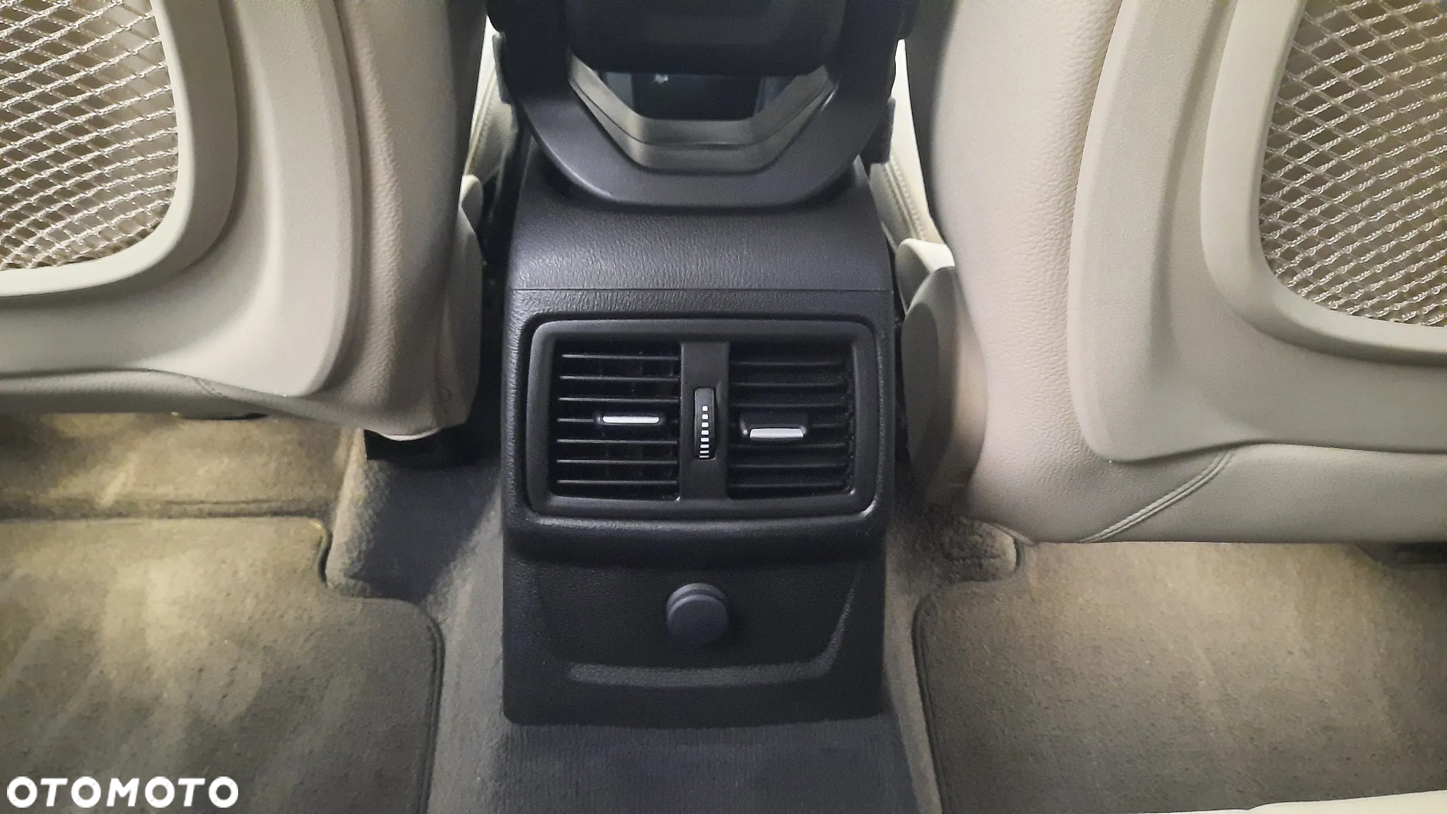 BMW X1 xDrive18d - 17