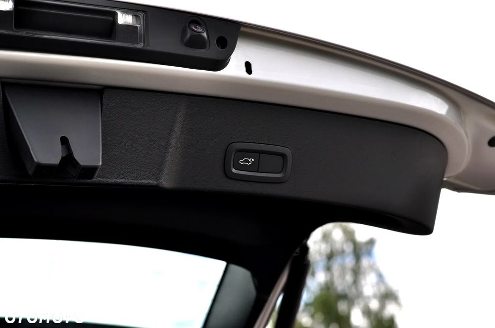 Volvo XC 40 T3 Momentum Pro - 12