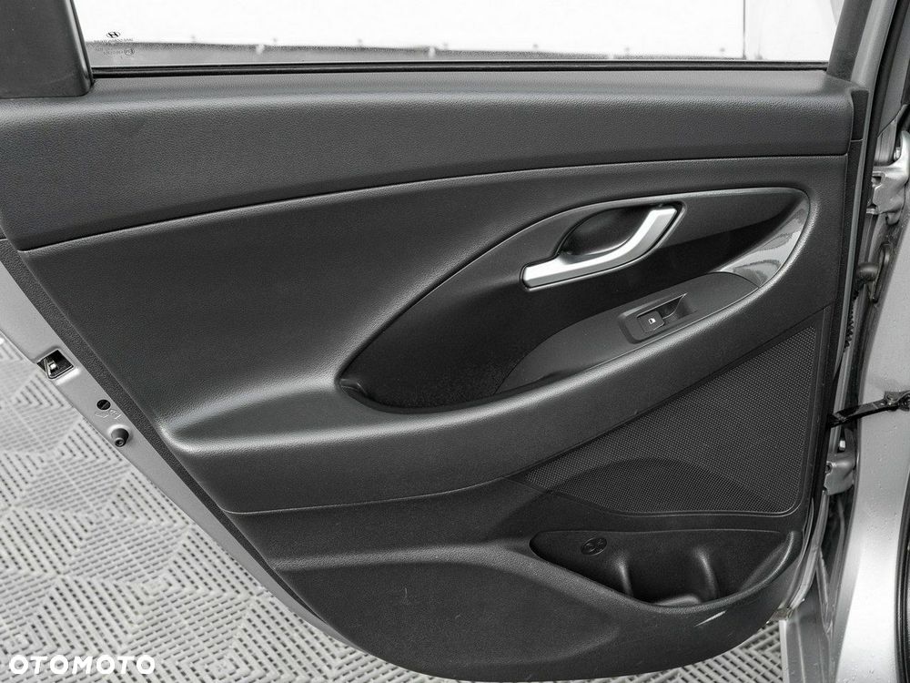 Hyundai i30 1.5 DPI Classic + - 20