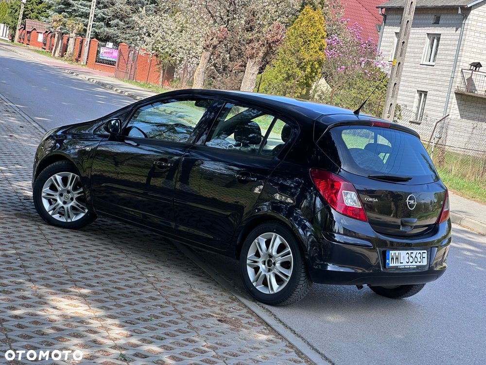 Opel Corsa 1.2 16V Essentia - 5