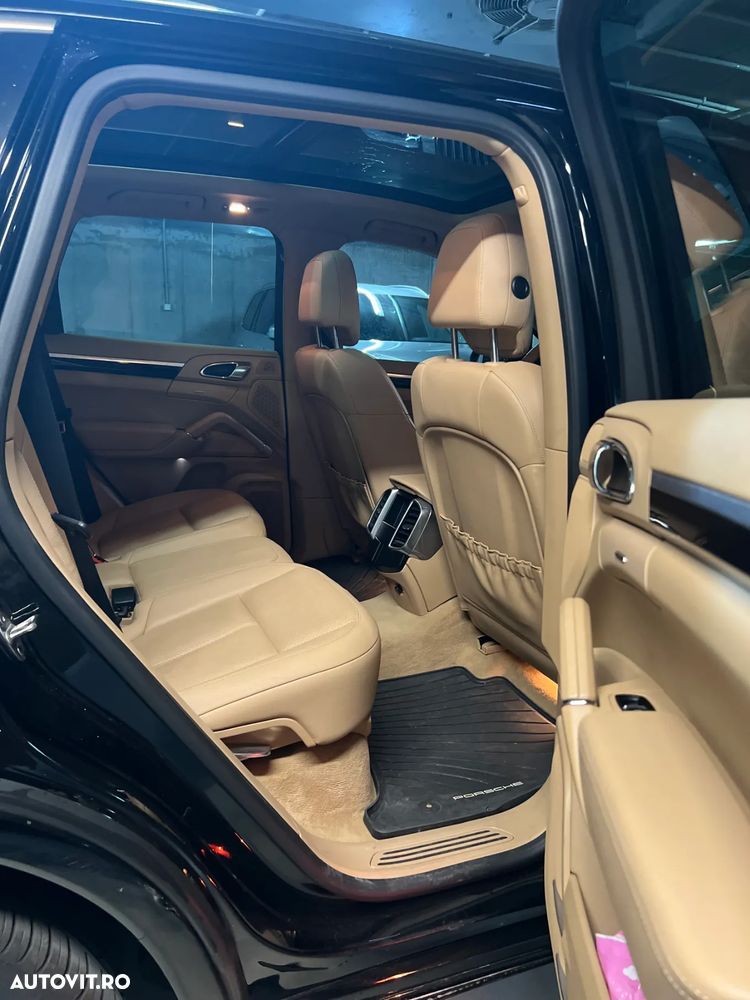 Porsche Cayenne 3.0TD TipTronic - 12