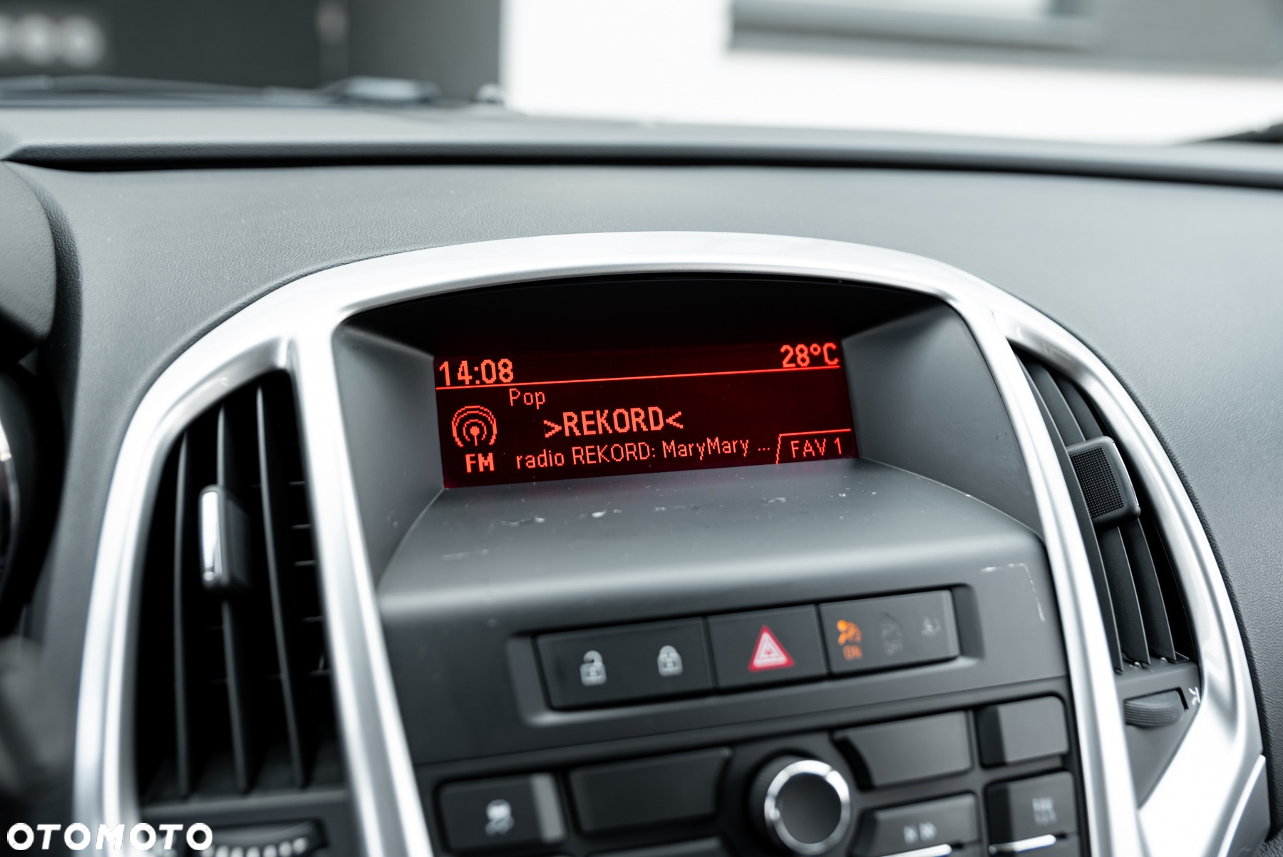 Opel Astra 1.6 Turbo Sport - 32