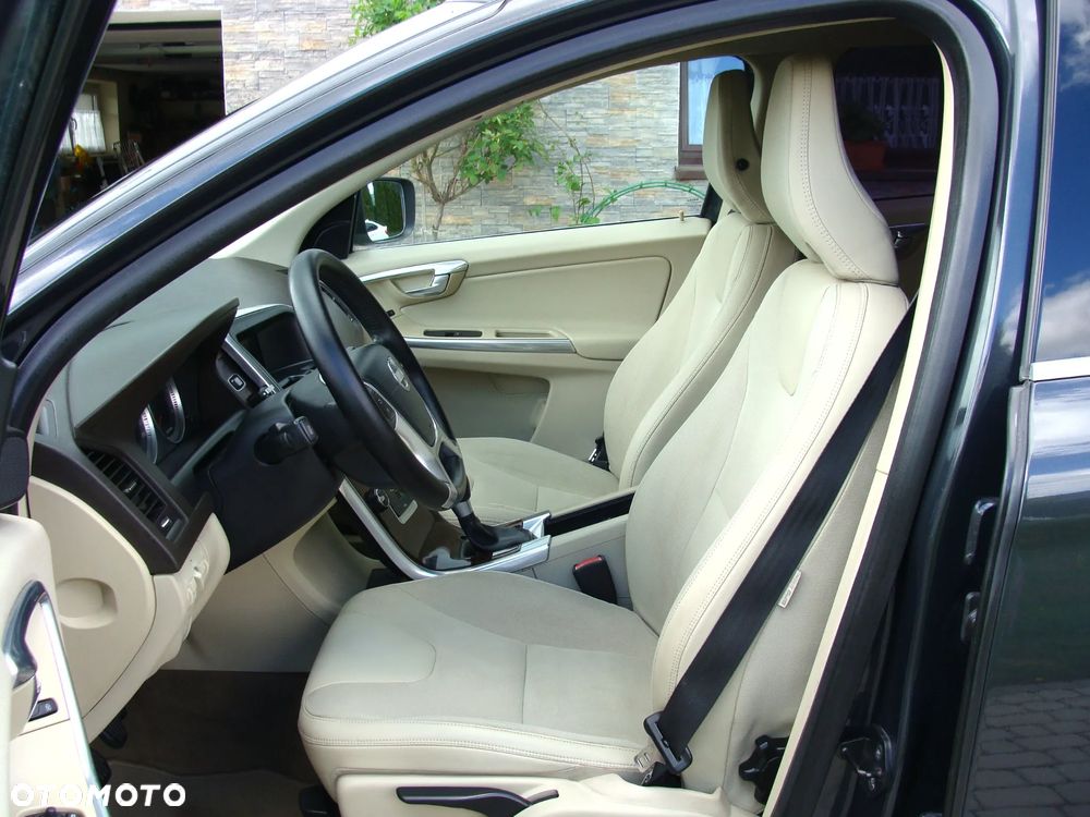 Volvo XC 60 D3 AWD Momentum - 9