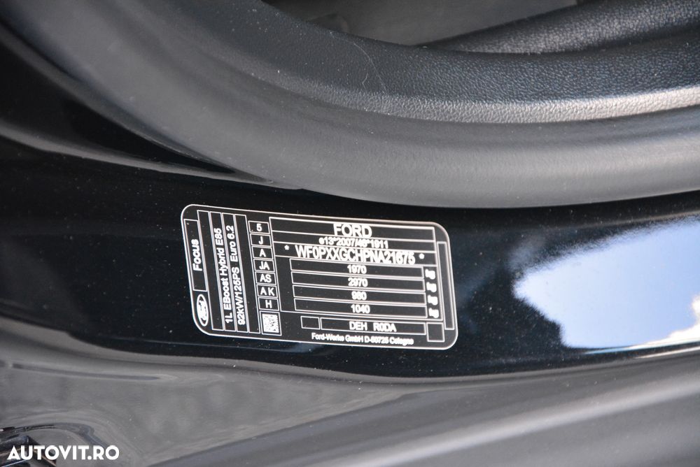 Ford Focus 1.0 EcoBoost Hybrid TITANIUM X - 24