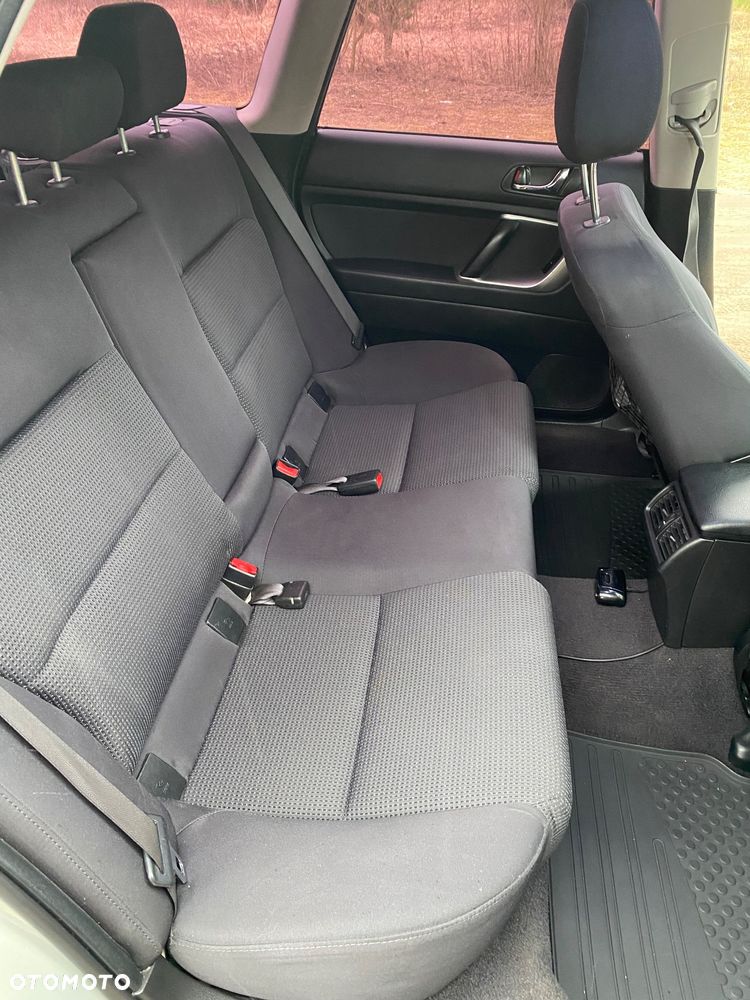 Subaru Outback 3.0RE 000 - 32