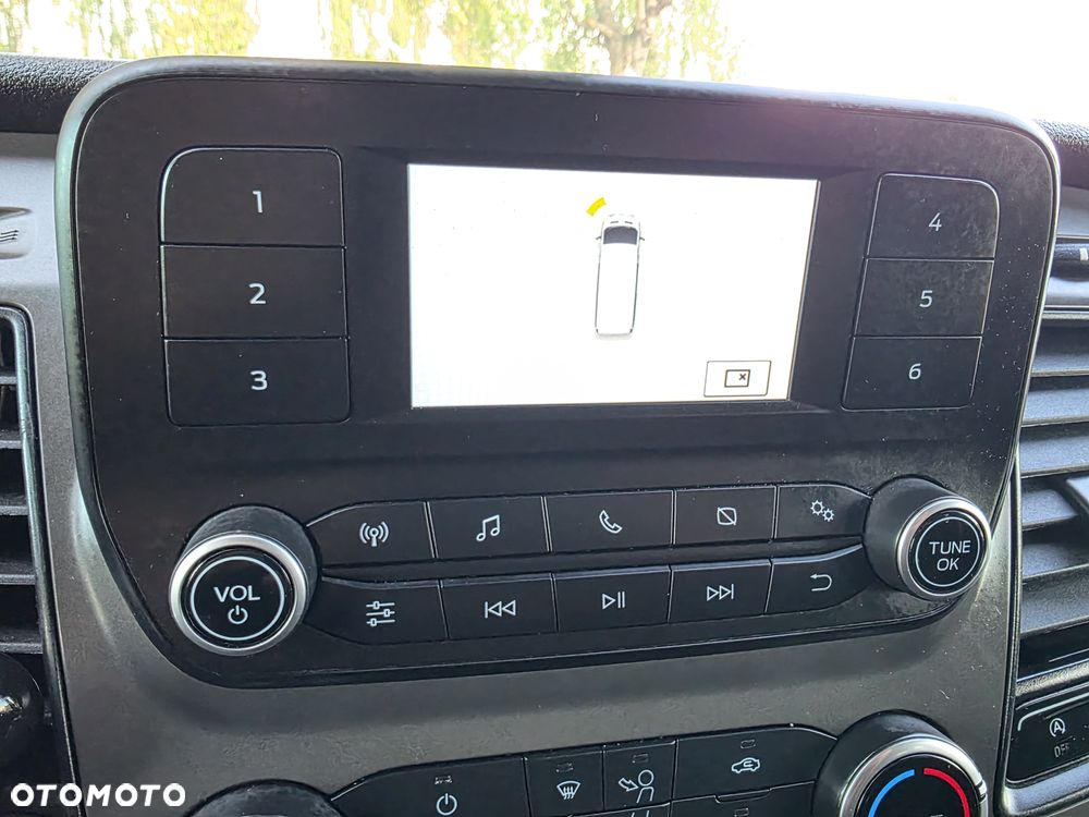 Ford Tourneo Custom 320 L2H1 VA MH Ambiente - 29