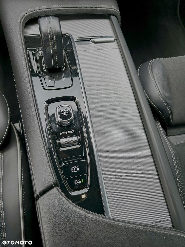 Volvo S90 B5 D AWD R-Design - 21